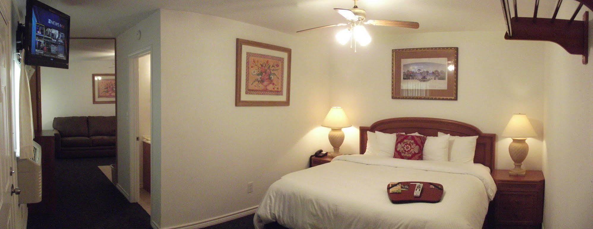 Hempstead Country Inn & Suites Kültér fotó