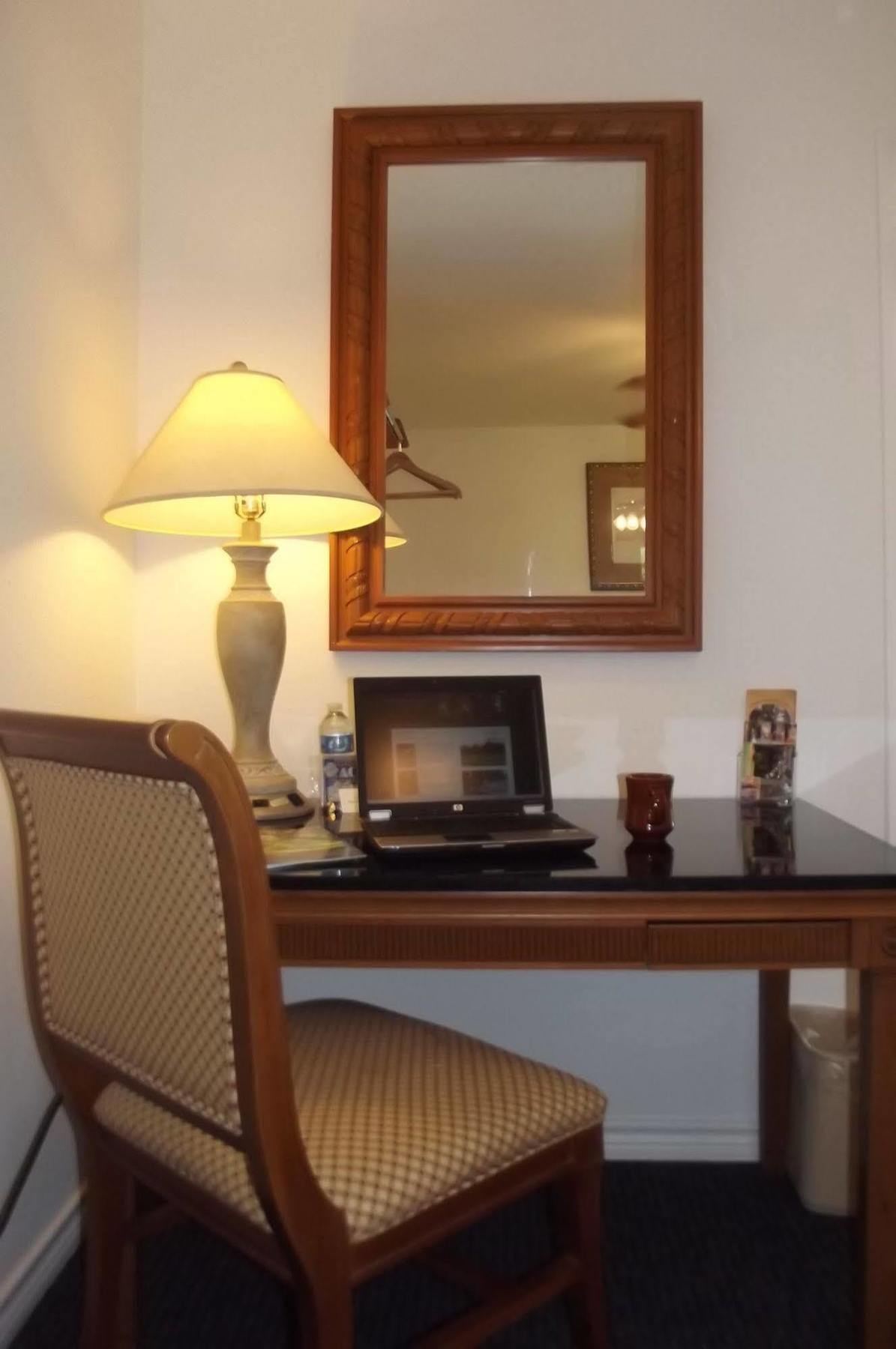 Hempstead Country Inn & Suites Kültér fotó